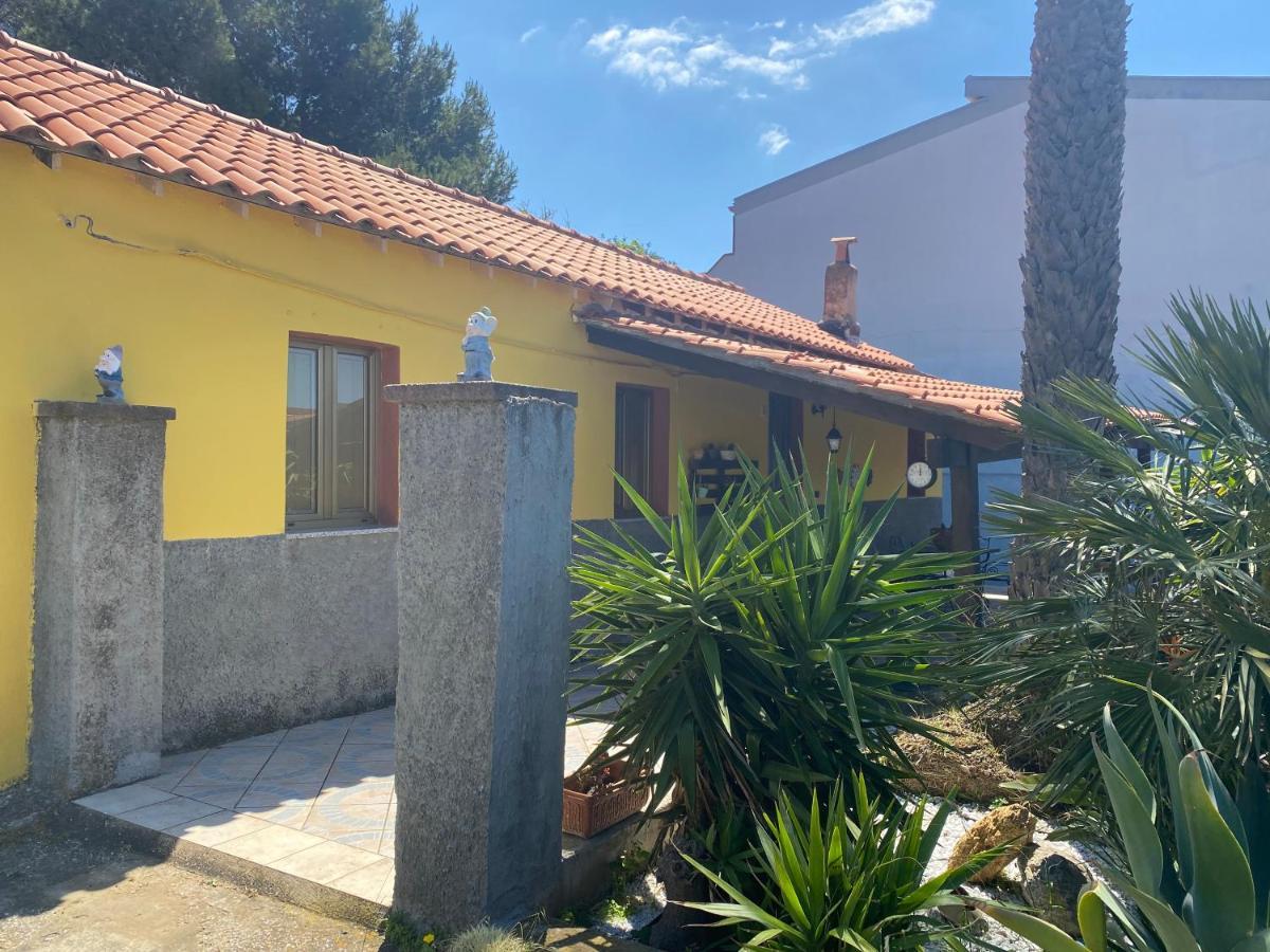 Casa Vacanza Sa Dommu De Teresa Nebida Buitenkant foto